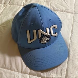 NCAA UNC TAR HEELS HAT/CAP. ADJUSTABLE. STITCHED LOGO.